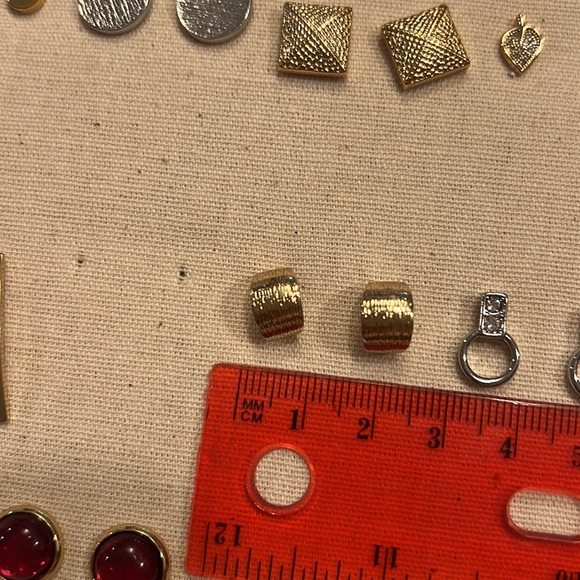 Beautiful studs 18k gold plated and rhodium different sizes - Picture 11 of 16